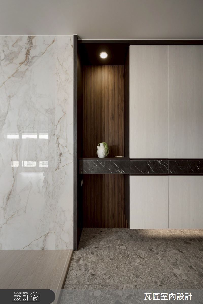 40坪毛胚屋＿輕奢風玄關案例圖片＿瓦匠室內裝修工程有限公司＿瓦匠_澄曦寓所【2025 羅馬設計獎 Rome Design Awards 銀獎】之2