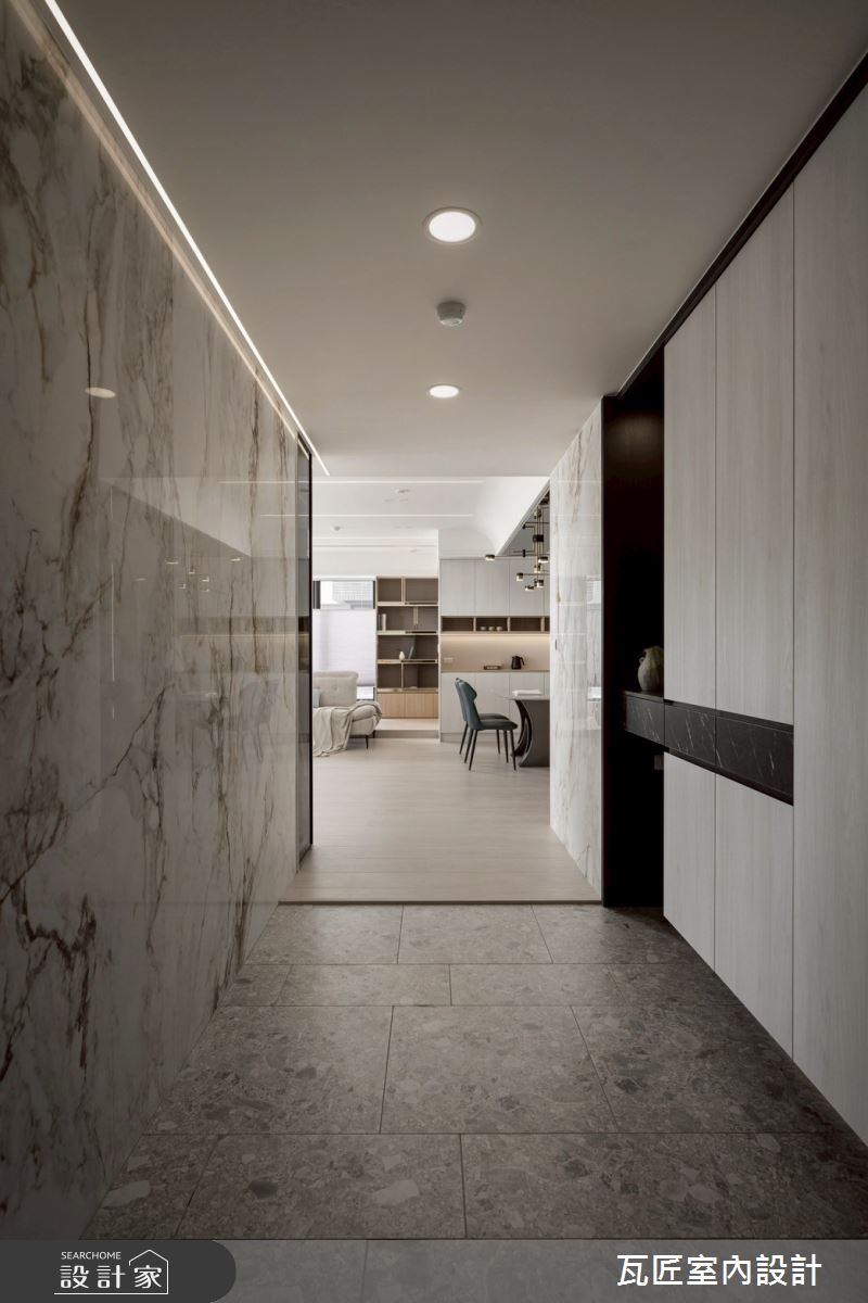 40坪毛胚屋＿輕奢風玄關案例圖片＿瓦匠室內裝修工程有限公司＿瓦匠_澄曦寓所【2025 羅馬設計獎 Rome Design Awards 銀獎】之1