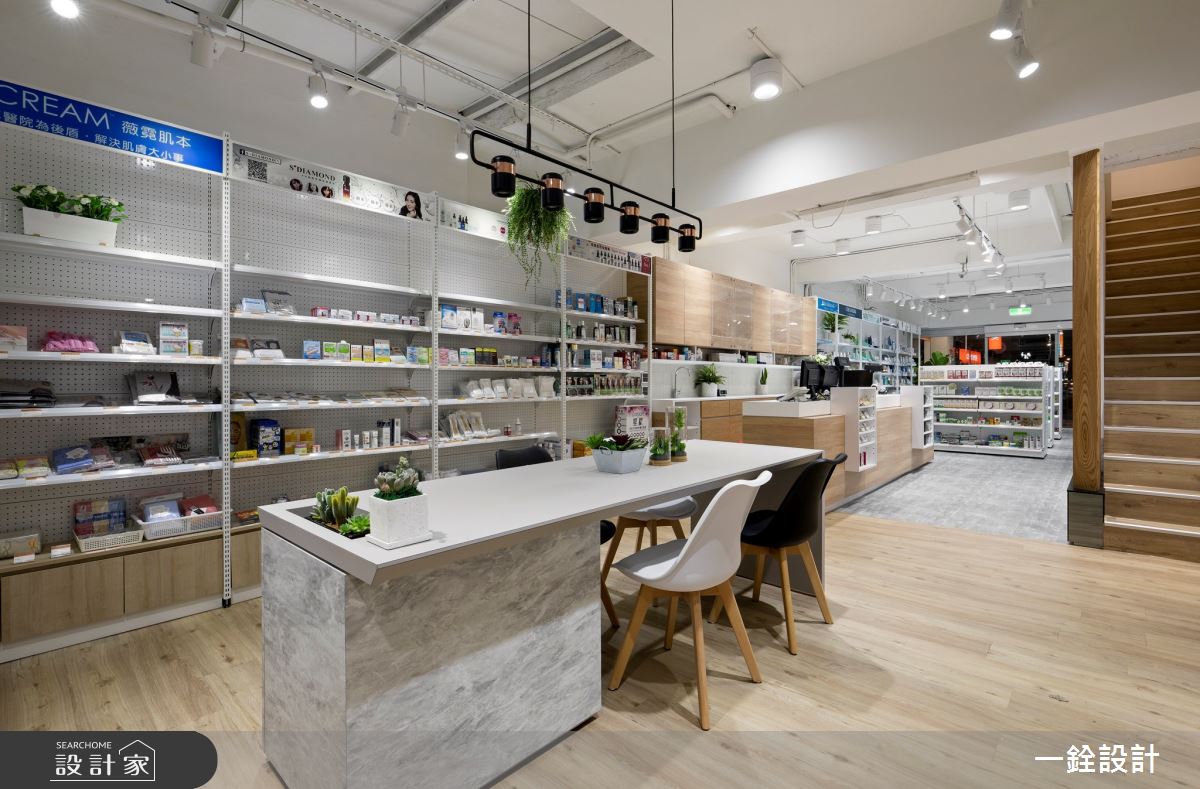 35坪老屋(41~50年)＿工業風商業空間案例圖片＿一銓室內裝修設計工程有限公司＿一銓_​健業藥妝館-藥妝區之13