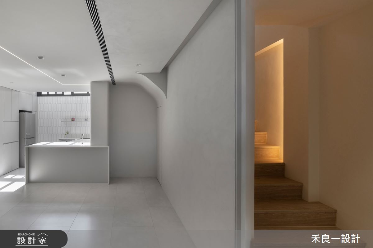 38坪老屋(16~30年)＿現代風客廳廚房樓梯中島案例圖片＿禾良一設計＿禾良一_止靜_台中之8