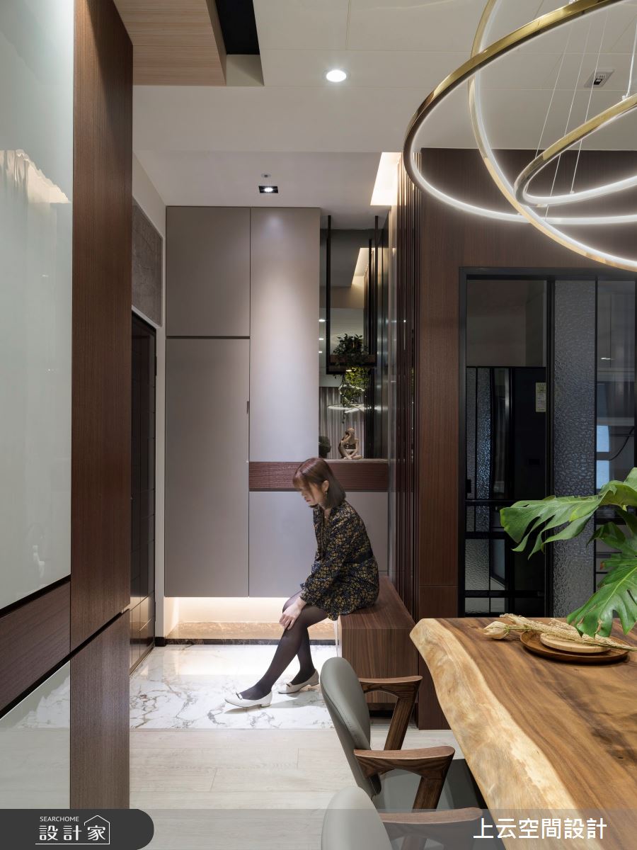 32坪新成屋(5年以下)＿現代輕奢風玄關案例圖片＿上云空間設計＿上云_精緻的豪宅饗宴之3