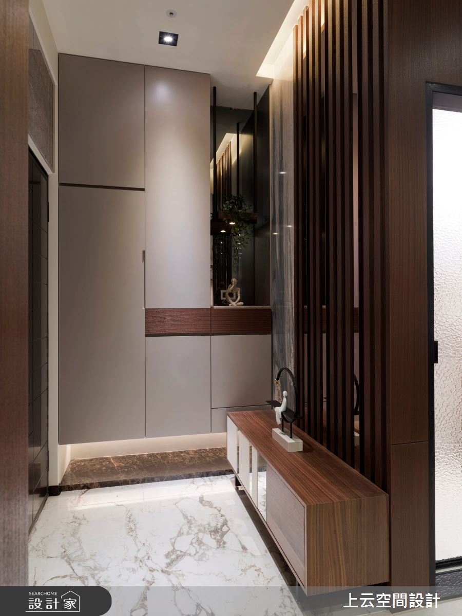32坪新成屋(5年以下)＿現代輕奢風玄關案例圖片＿上云空間設計＿上云_精緻的豪宅饗宴之2