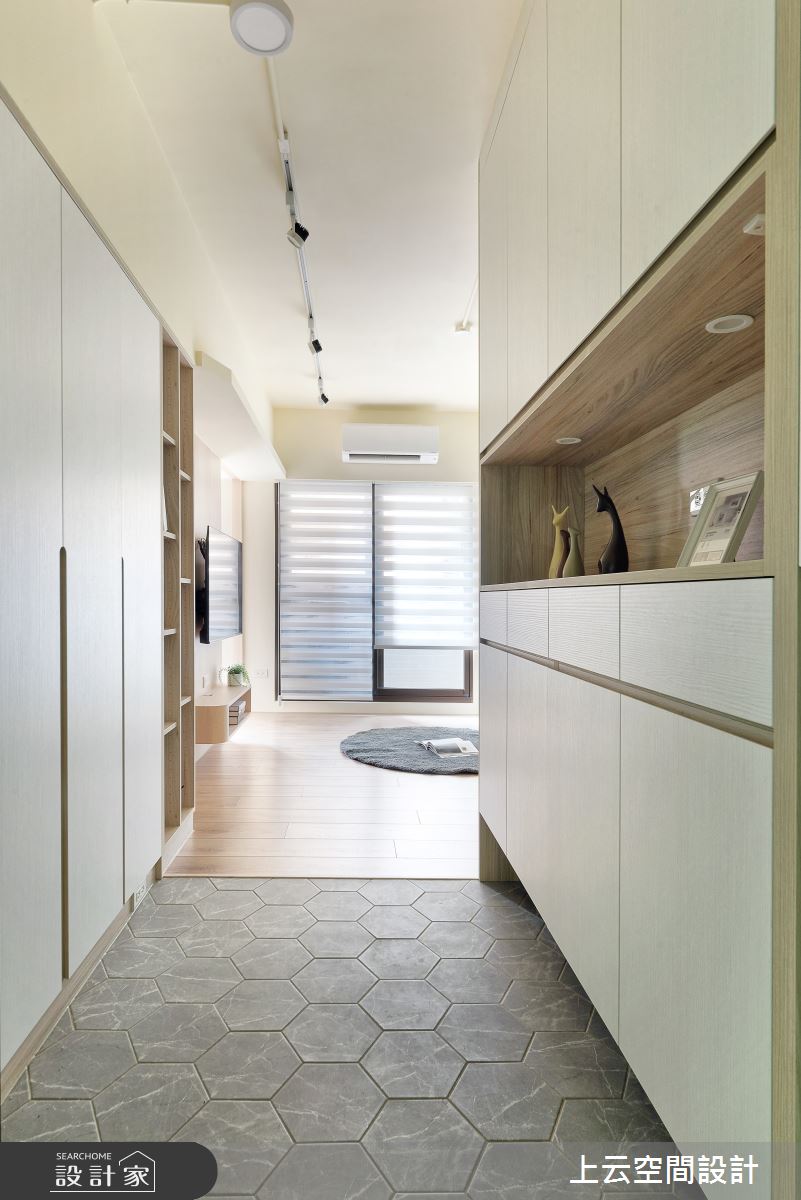 老屋(31~40年)＿現代風玄關案例圖片＿上云空間設計＿上云_擴境 小宅之2