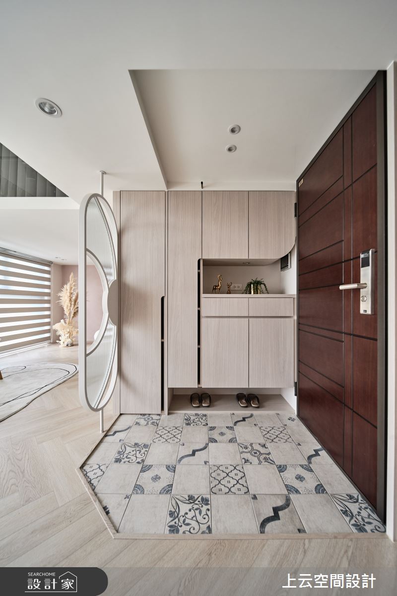 18坪新成屋(5年以下)＿混搭風玄關案例圖片＿上云空間設計＿上云_花之仙境-住辦圓舞曲之3