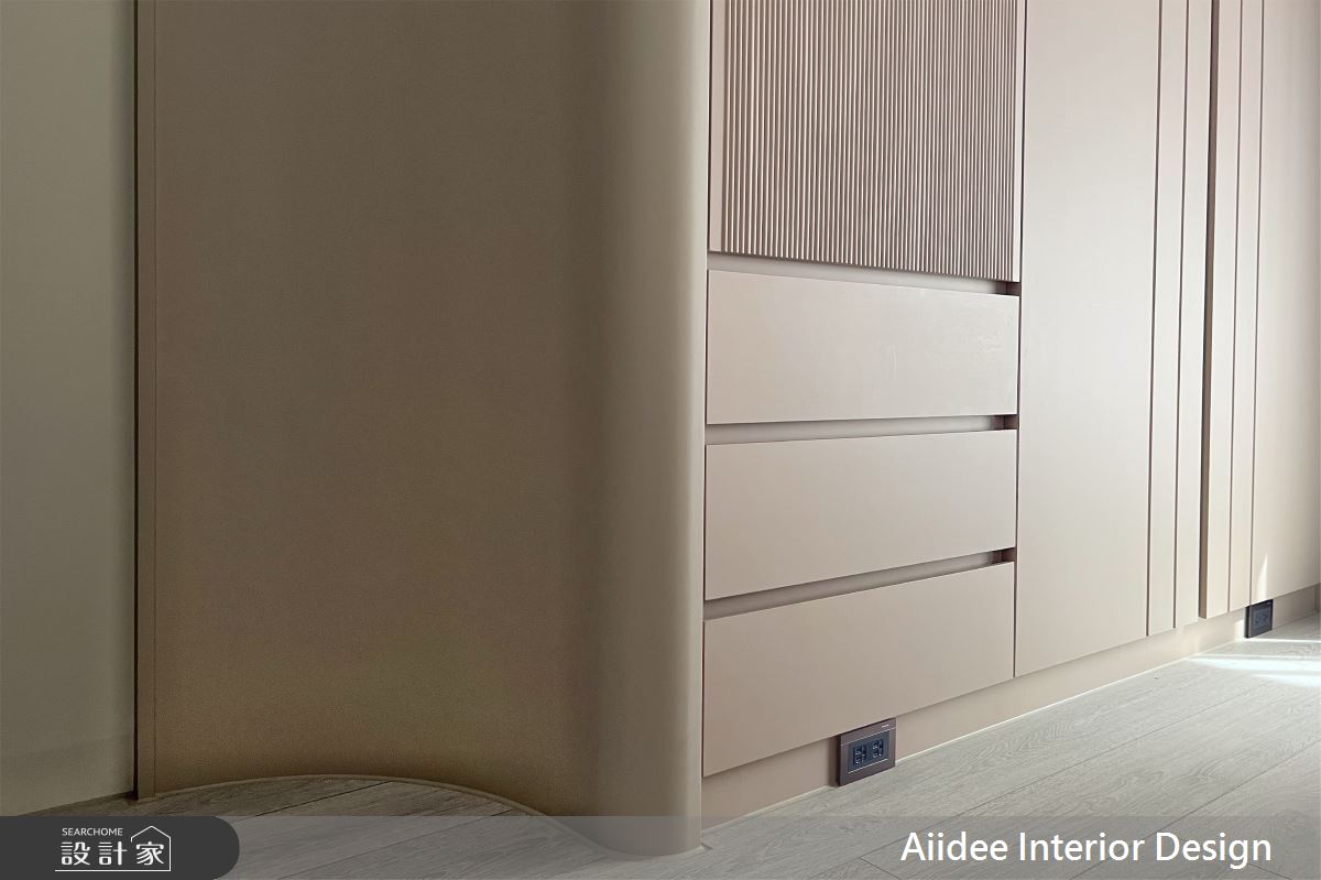 25坪新成屋(5年以下)＿現代美式輕奢風臥室案例圖片＿艾迪室內裝修設計有限公司 AIIDEE Design＿艾迪17_京城文學院_25坪現代美式輕奢風_高雄室內設計之9