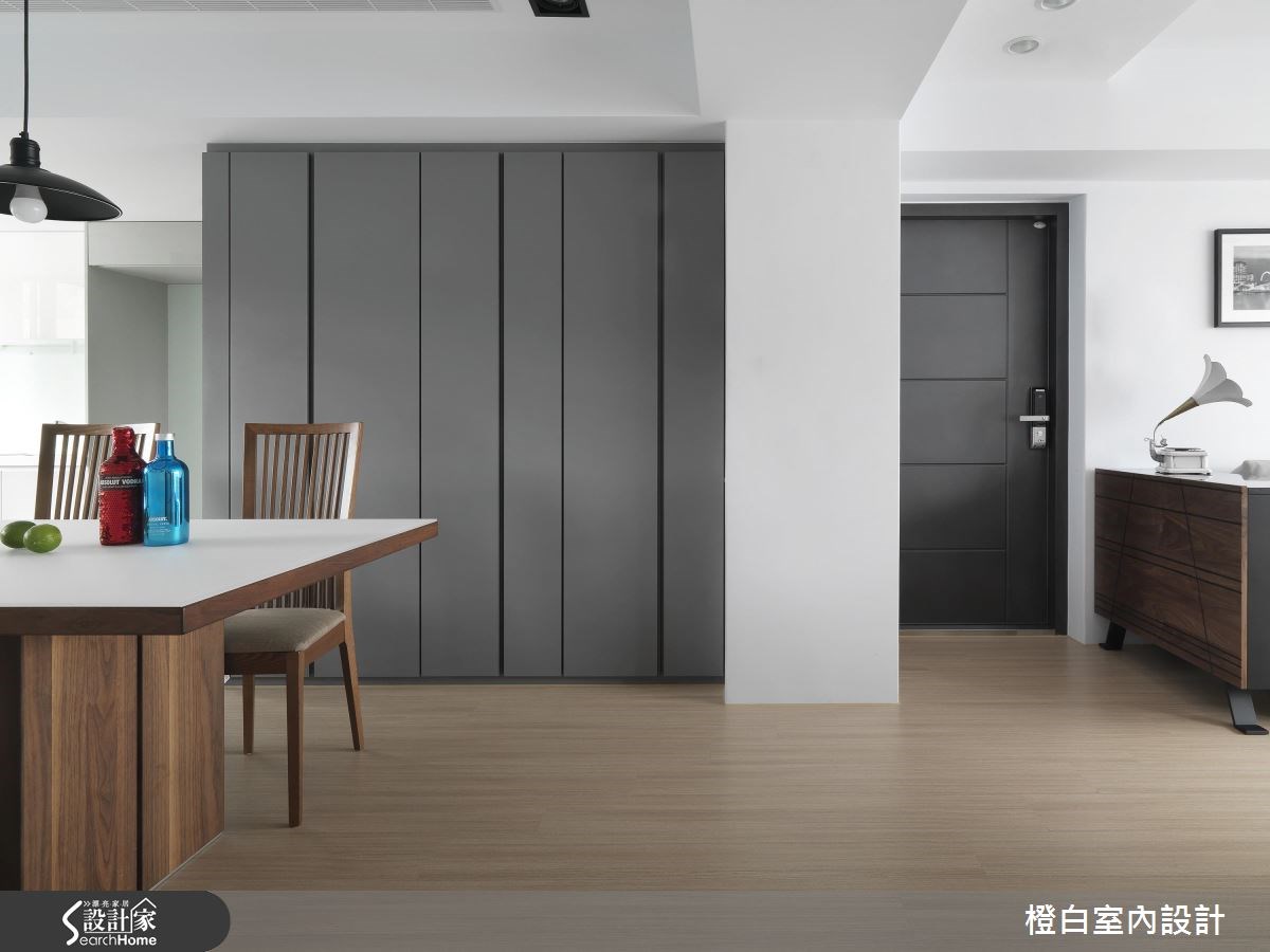 28坪中古屋(5~15年)＿簡約風玄關案例圖片＿橙白室內裝修設計工程有限公司＿橙白_54大直之1