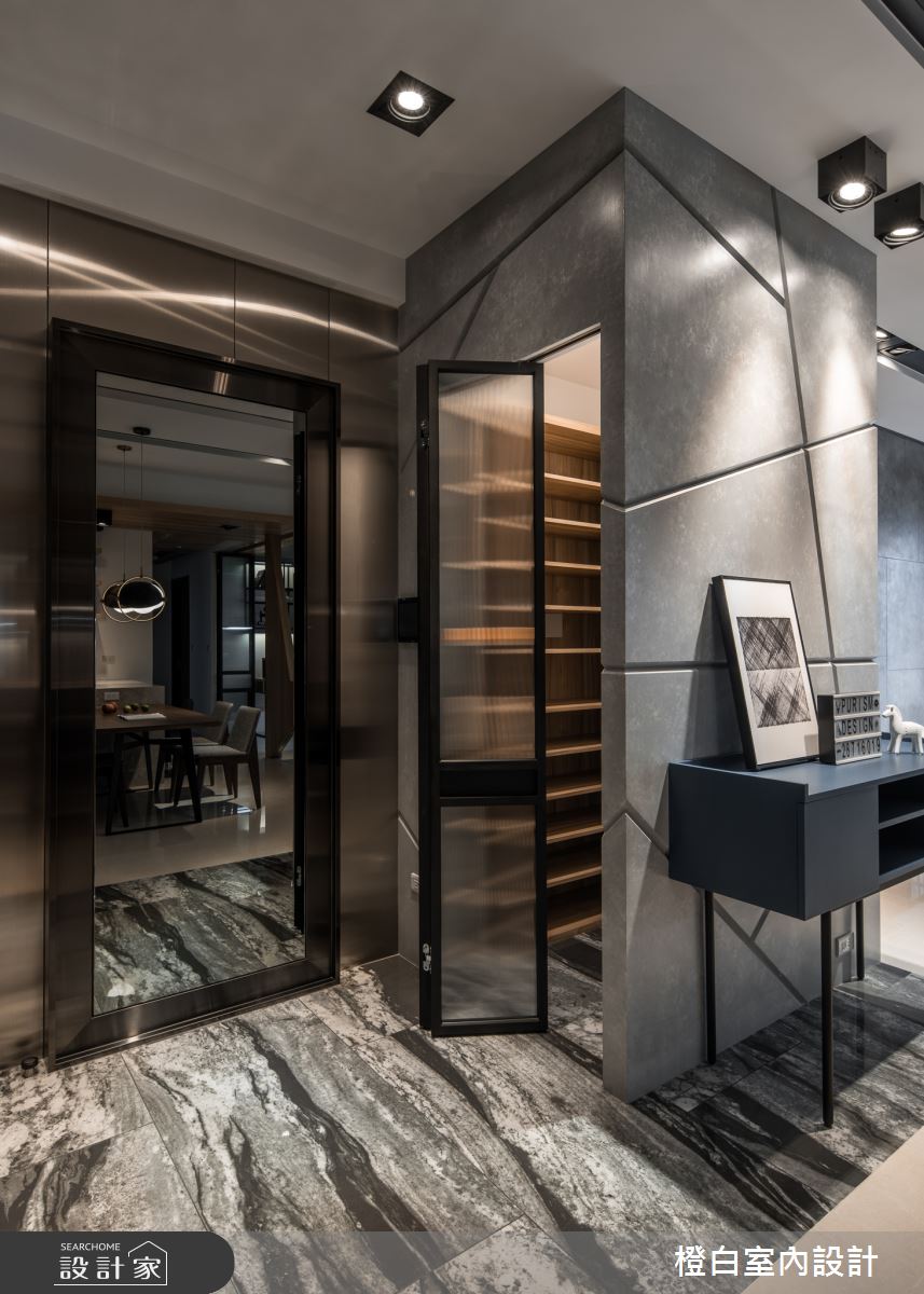 45坪新成屋(5年以下)＿混搭風玄關更衣間案例圖片＿橙白室內裝修設計工程有限公司＿橙白_70遠雄牡丹園之2