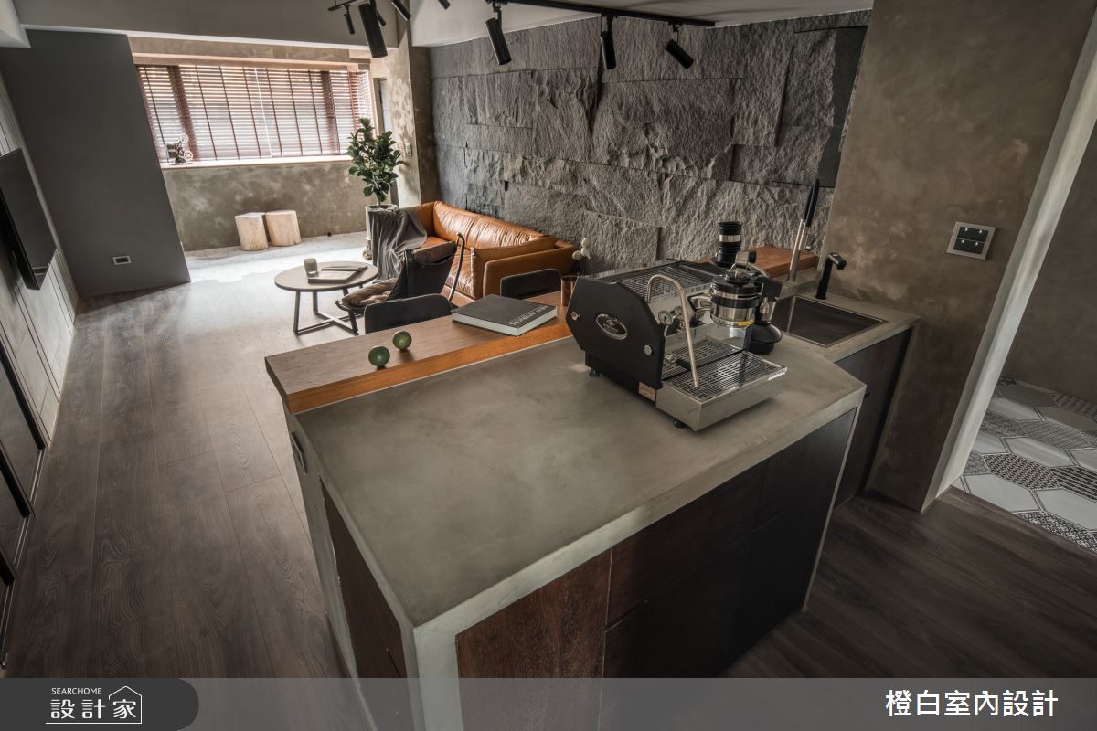 25坪中古屋(5~15年)＿混搭風客廳餐廳吧檯中島案例圖片＿橙白室內裝修設計工程有限公司＿橙白_86哈佛名門之25