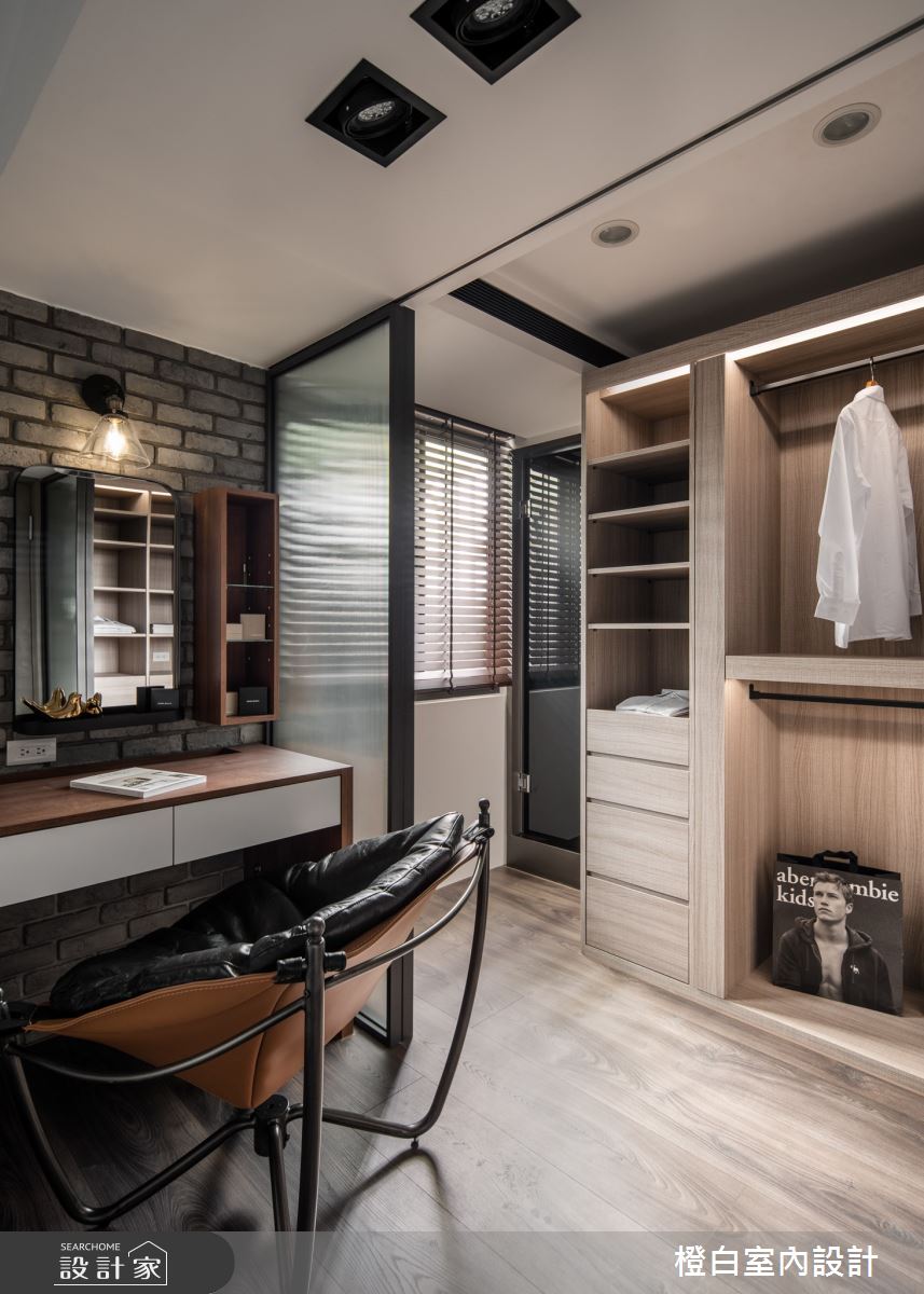 25坪中古屋(5~15年)＿混搭風更衣間案例圖片＿橙白室內裝修設計工程有限公司＿橙白_86哈佛名門之41