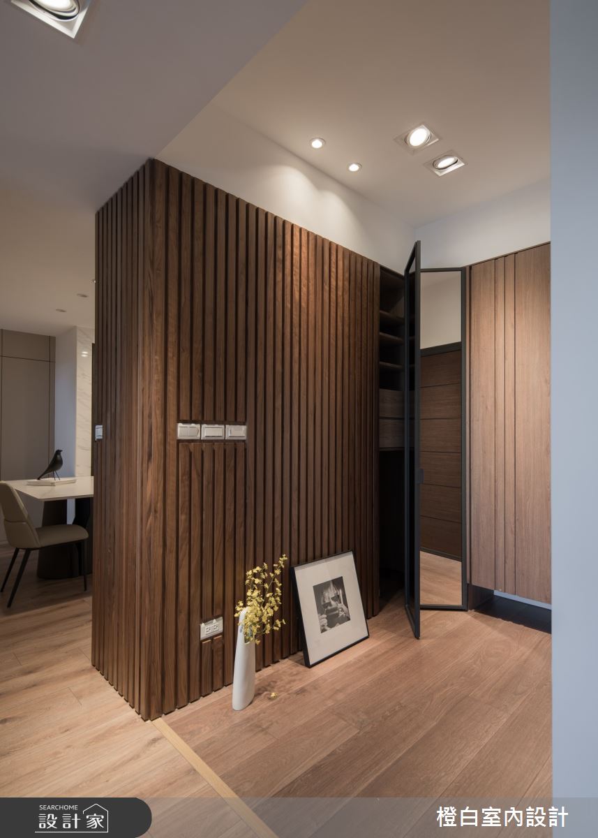 25坪新成屋(5年以下)＿現代風玄關案例圖片＿橙白室內裝修設計工程有限公司＿橙白_96台北京城之2