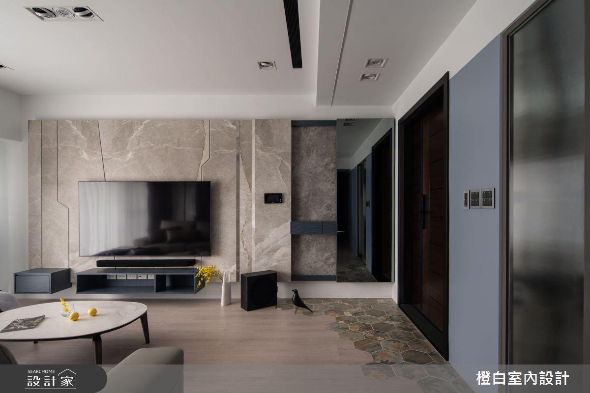 38坪中古屋(5~15年)＿現代風玄關客廳案例圖片＿橙白室內裝修設計工程有限公司＿橙白_99新莊新富邑之3