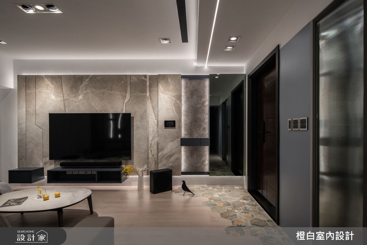 38坪中古屋(5~15年)＿現代風玄關客廳案例圖片＿橙白室內裝修設計工程有限公司＿橙白_99新莊新富邑之5