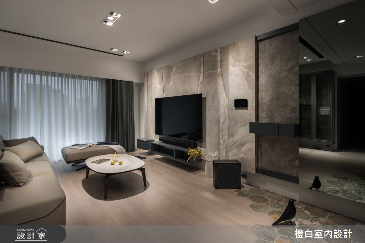 38坪中古屋(5~15年)＿現代風玄關客廳案例圖片＿橙白室內裝修設計工程有限公司＿橙白_99新莊新富邑之7