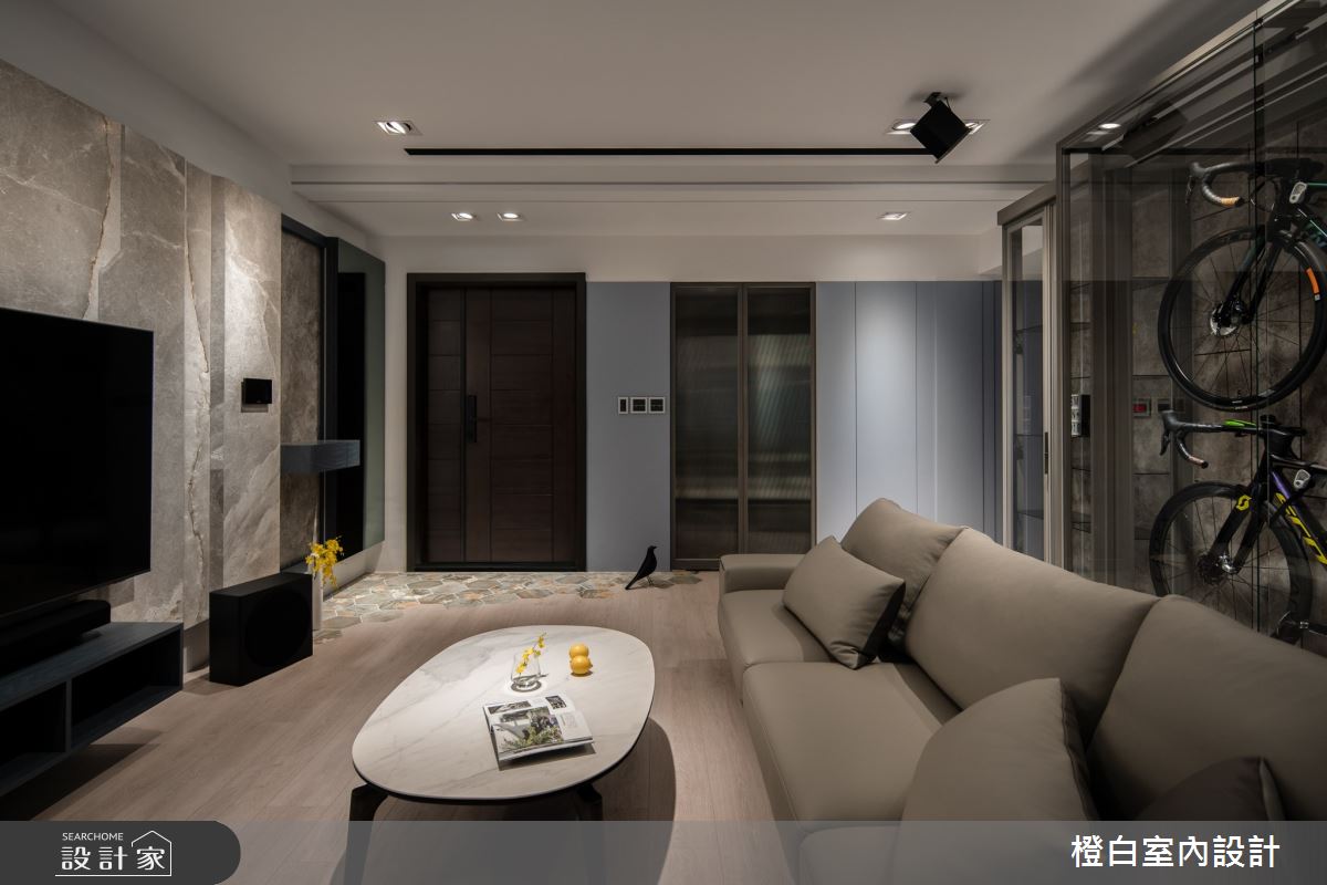 38坪中古屋(5~15年)＿現代風玄關客廳案例圖片＿橙白室內裝修設計工程有限公司＿橙白_99新莊新富邑之11