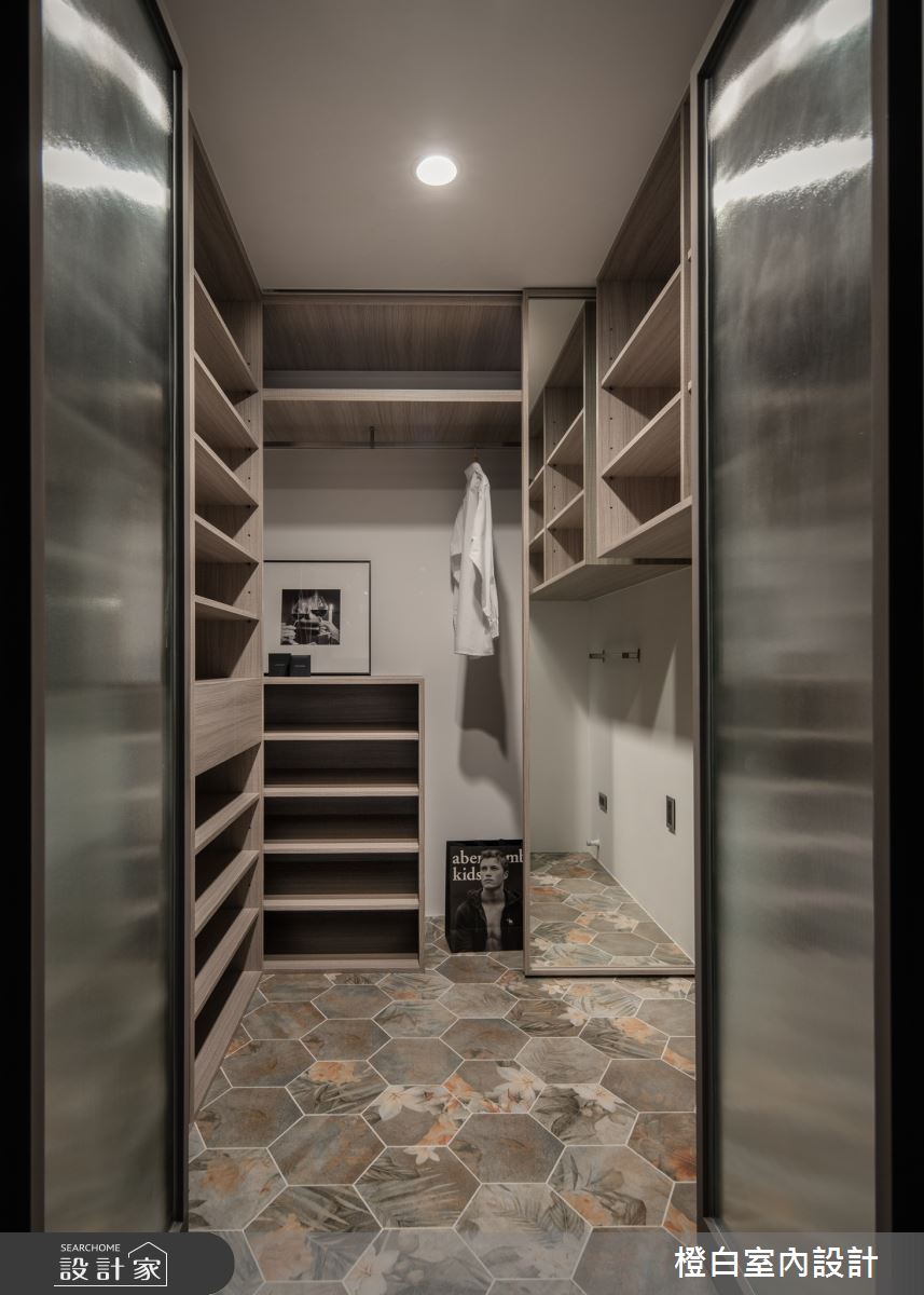38坪中古屋(5~15年)＿現代風玄關儲藏室案例圖片＿橙白室內裝修設計工程有限公司＿橙白_99新莊新富邑之16