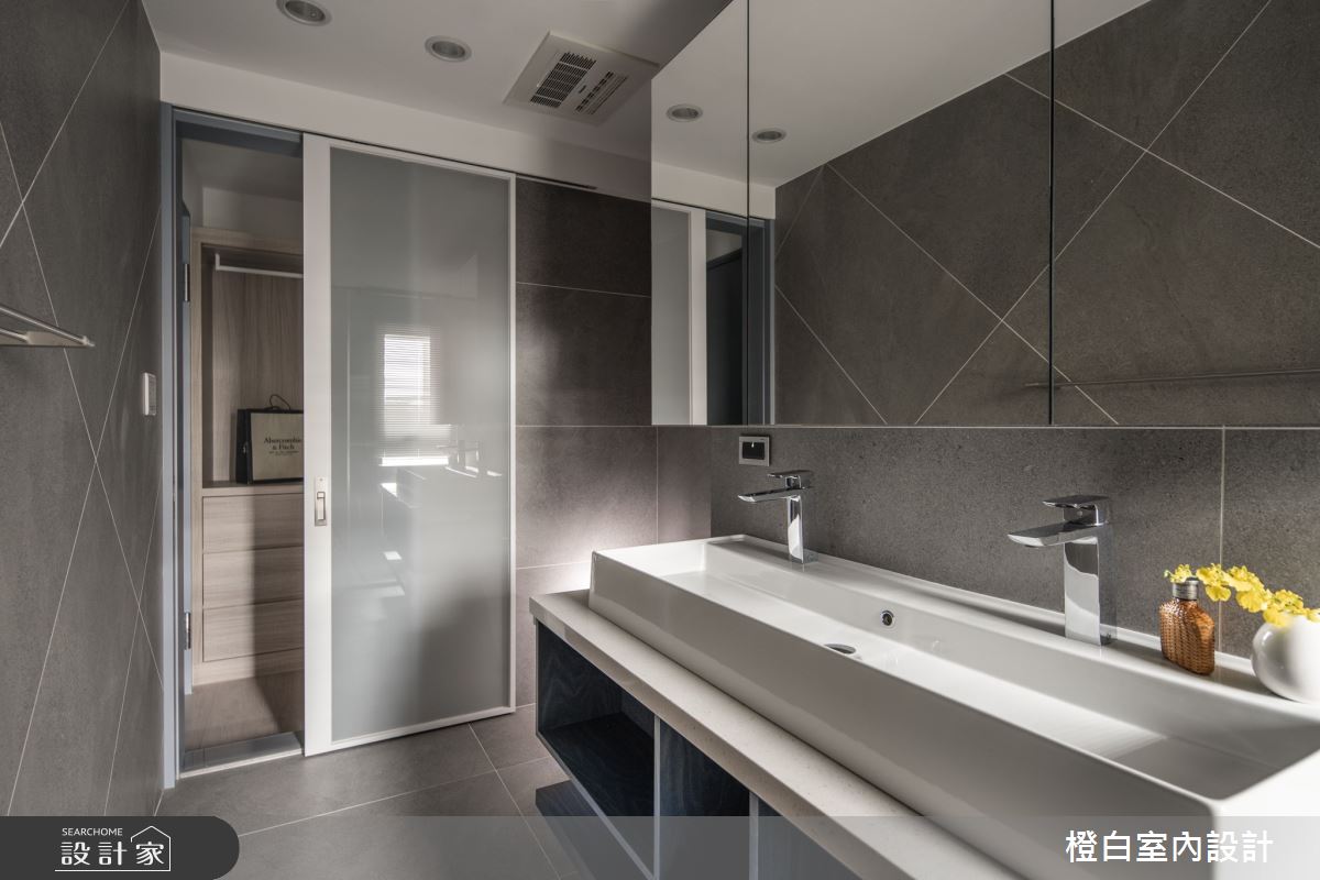 38坪中古屋(5~15年)＿現代風浴室案例圖片＿橙白室內裝修設計工程有限公司＿橙白_99新莊新富邑之75