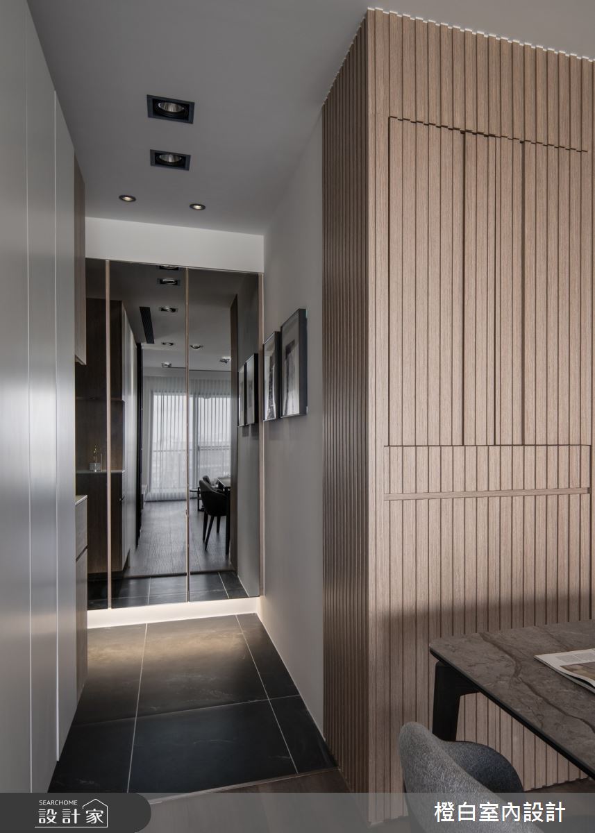 30坪中古屋(5~15年)＿混搭風玄關案例圖片＿橙白室內裝修設計工程有限公司＿橙白_106遠雄百富之1