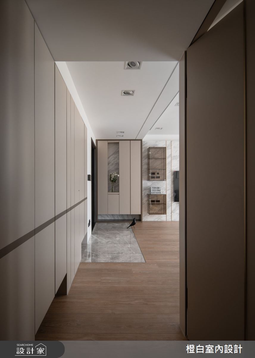 42坪中古屋(5~15年)＿現代風走廊案例圖片＿橙白室內裝修設計工程有限公司＿橙白_109新富邑之22