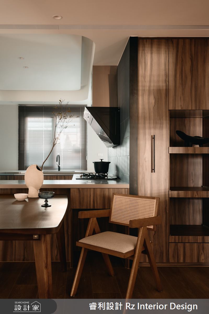 36坪老屋(31~40年)＿侘寂風餐廳廚房中島案例圖片＿睿利設計＿睿利_25.再框溫度的舊底片之6