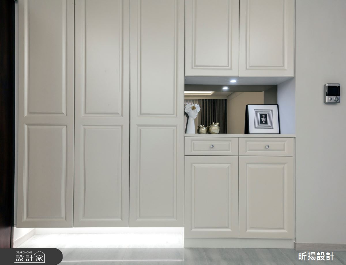 40坪中古屋(5~15年)＿新古典玄關案例圖片＿昕揚室內裝修設計有限公司＿昕揚_光影中的雅緻輕古典之1