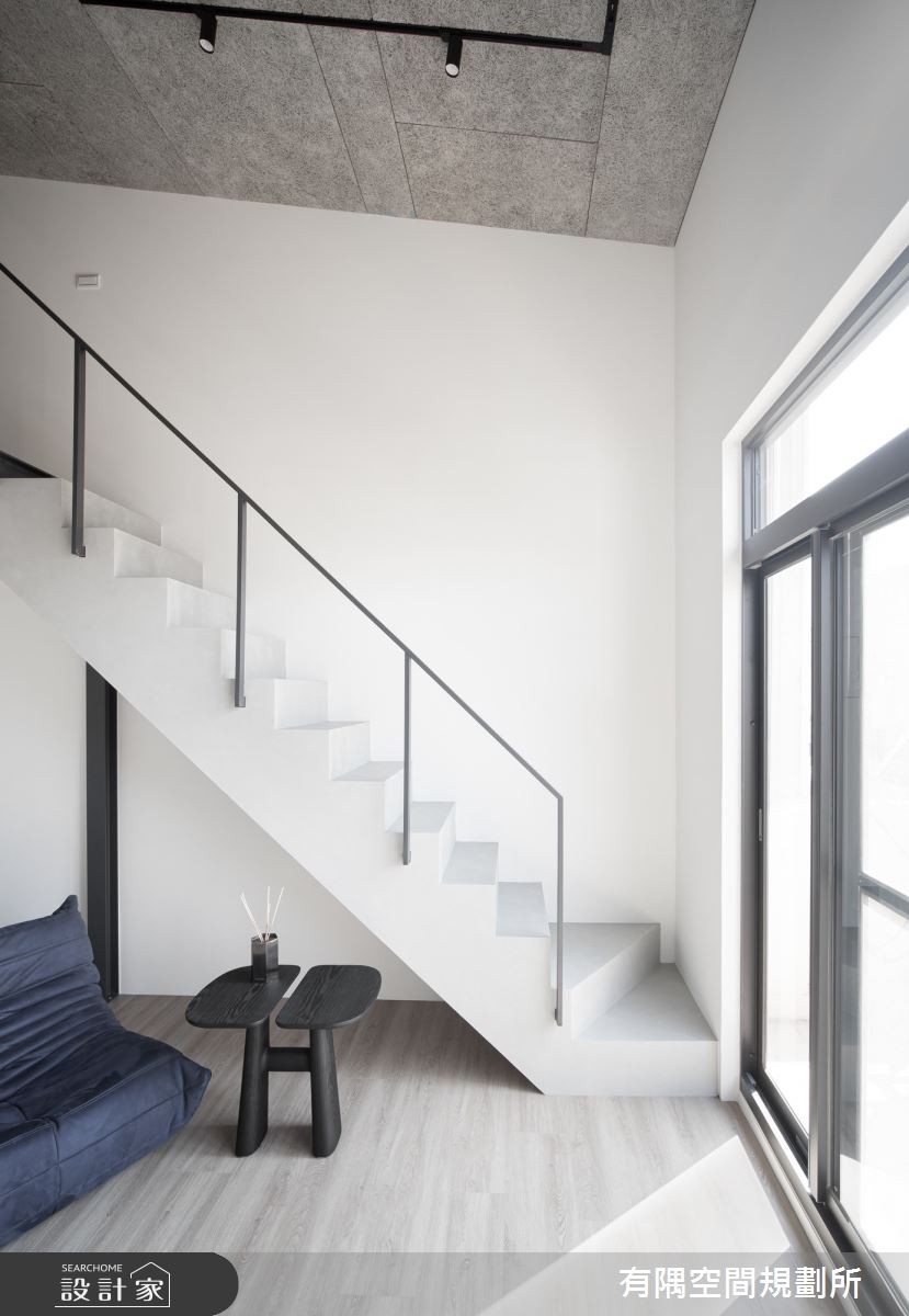20坪老屋(16~30年)＿現代工業風客廳樓梯案例圖片＿有隅空間規劃所＿有隅_22.YC Loft之9