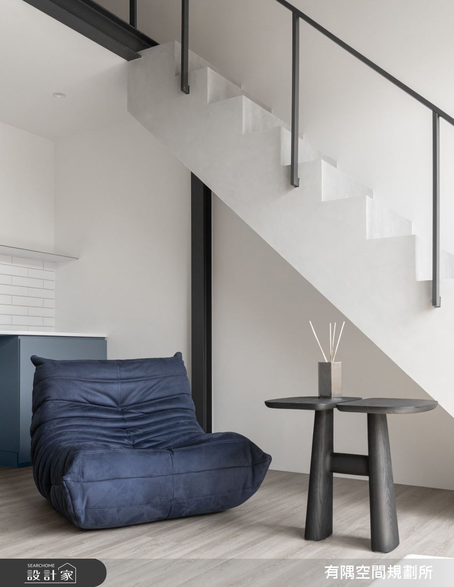 20坪老屋(16~30年)＿現代工業風客廳樓梯案例圖片＿有隅空間規劃所＿有隅_22.YC Loft之19