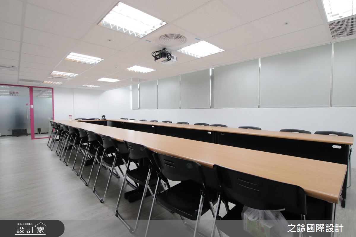 30坪老屋(31~40年)＿現代風商業空間案例圖片＿之餘國際設計＿之餘_可樂旅遊 長春辦公室之21