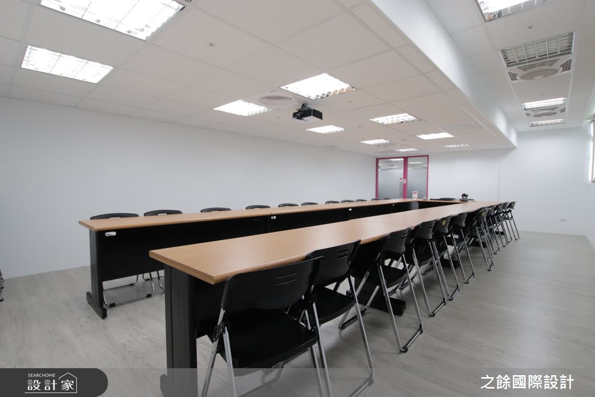 30坪老屋(31~40年)＿現代風商業空間案例圖片＿之餘國際設計＿之餘_可樂旅遊 長春辦公室之22