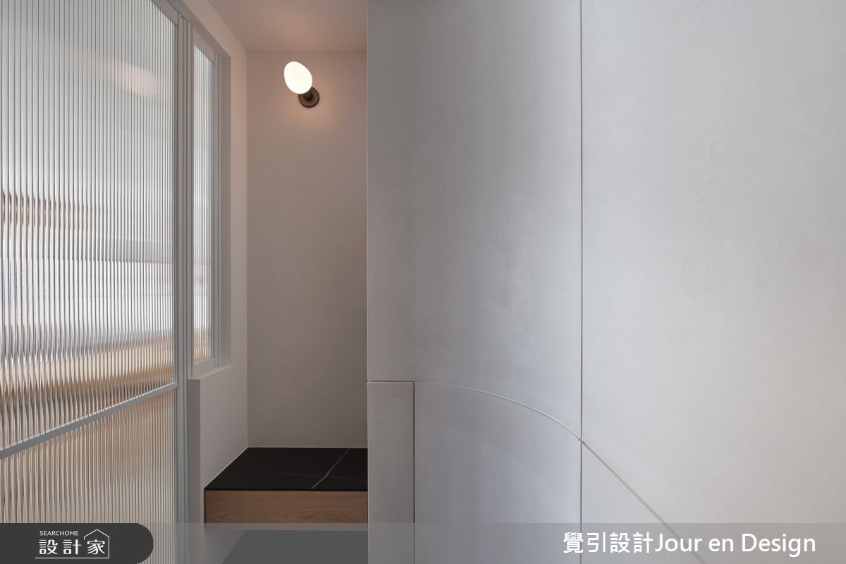 32坪新成屋(5年以下)＿現代風玄關案例圖片＿覺引設計Jour en Design＿覺引_台南_愛書人天堂的住所之1