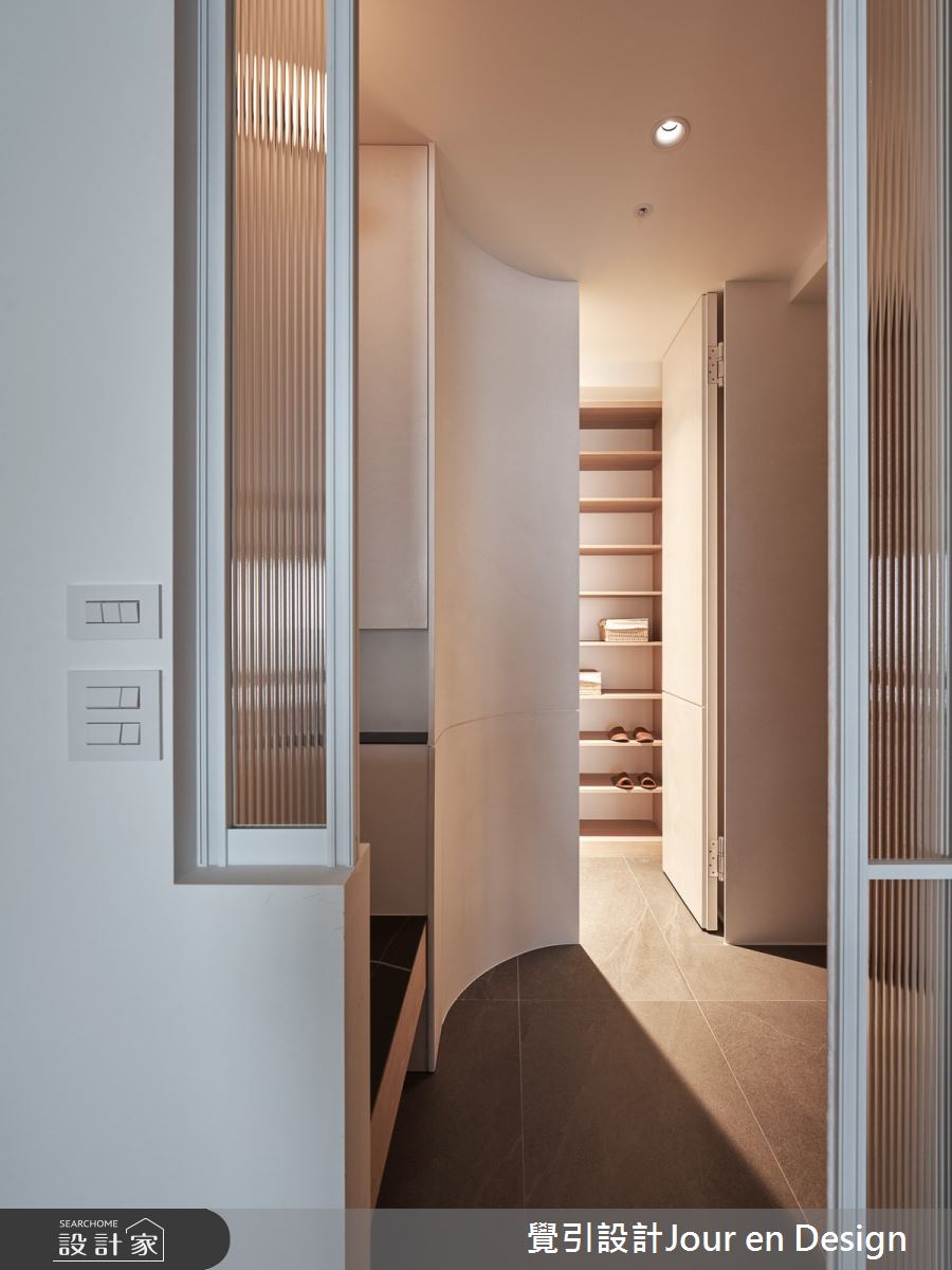 32坪新成屋(5年以下)＿現代風玄關案例圖片＿覺引設計Jour en Design＿覺引_台南_愛書人天堂的住所之5