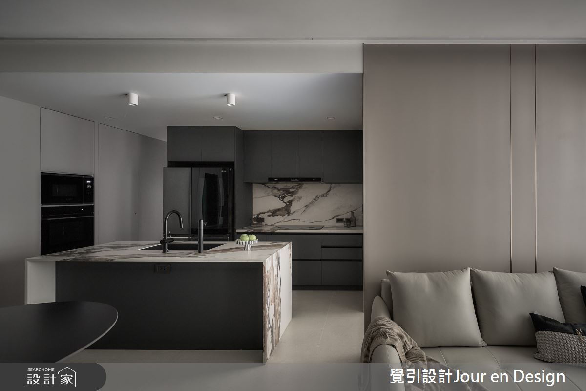 23坪新成屋(5年以下)＿現代風客廳餐廳廚房中島案例圖片＿覺引設計Jour en Design＿覺引_美術白天鵝之9