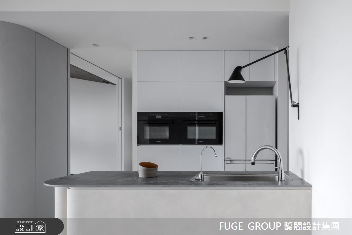 24坪毛胚屋＿簡約風廚房中島案例圖片＿FUGE GROUP 馥閣設計集團＿馥閣_Oasis of Freedom 自由綠洲之5