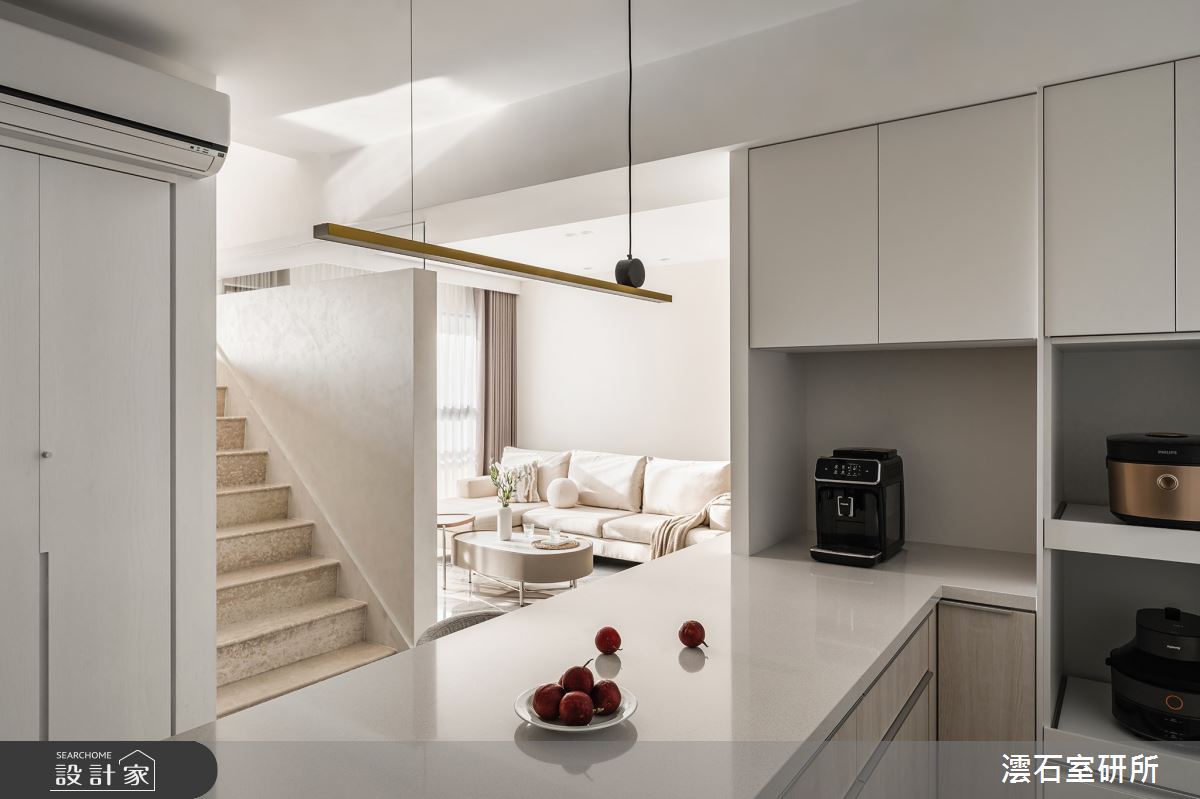 35坪中古屋(5~15年)＿現代風客廳餐廳廚房樓梯中島案例圖片＿澐石室研所＿澐石_16童畫世界之9