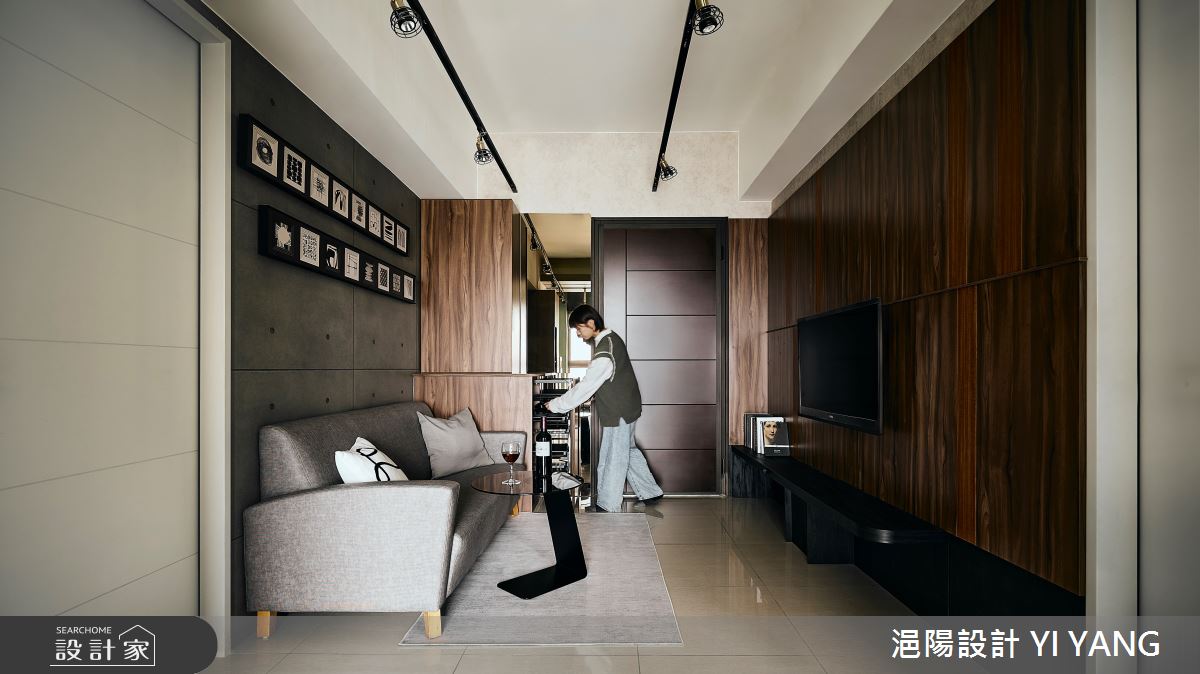 13坪中古屋(5~15年)＿現代工業風玄關客廳案例圖片＿浥陽設計 YI YANG＿浥陽_青埔寶徠花園｜現代工業風之1