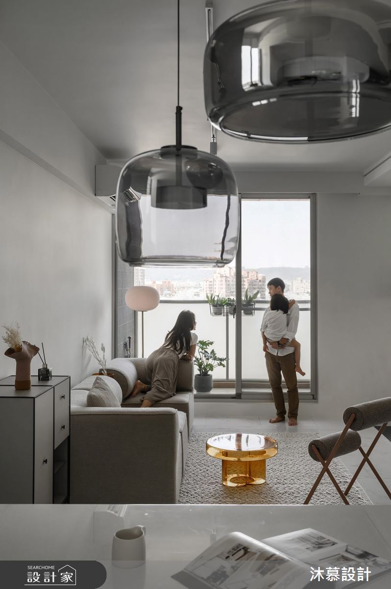 18坪新成屋(5年以下)＿現代風客廳餐廳中島案例圖片＿沐慕室內設計＿沐慕_童年 l Less is more之4