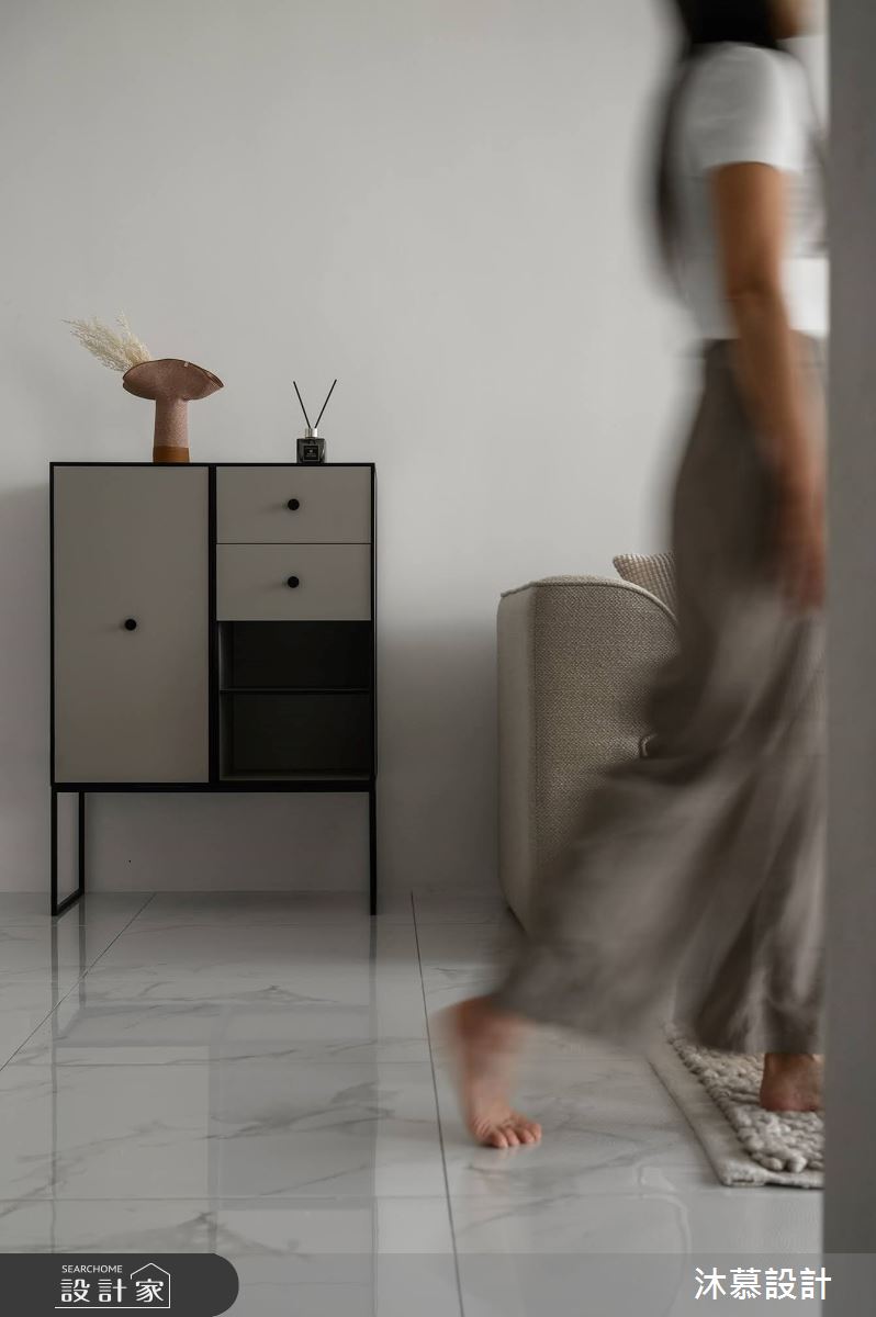 18坪新成屋(5年以下)＿現代風客廳案例圖片＿沐慕室內設計＿沐慕_童年 l Less is more之11