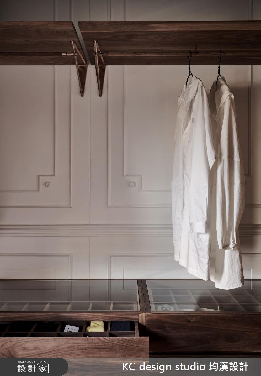 45坪新成屋(5年以下)＿混搭風更衣間案例圖片＿KC design studio 均漢設計＿KC_24新店王宅之16