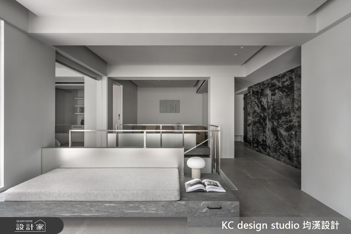 65坪中古屋(5~15年)＿現代風客廳樓梯案例圖片＿KC design studio 均漢設計＿KC_55新店林宅之1