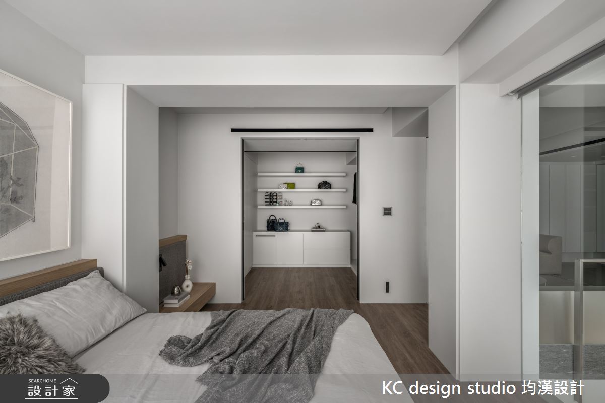 65坪中古屋(5~15年)＿現代風臥室更衣間案例圖片＿KC design studio 均漢設計＿KC_55新店林宅之4