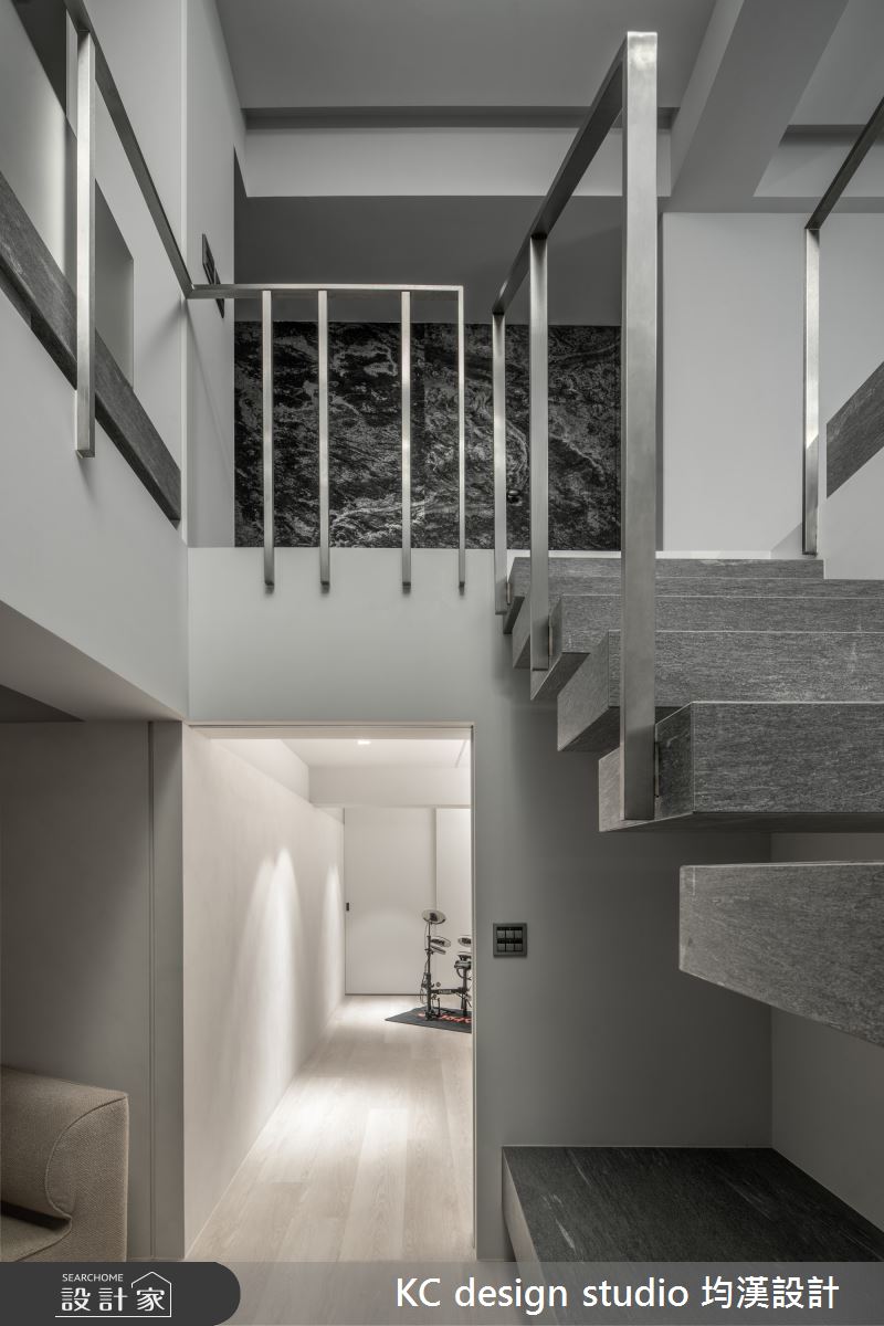 65坪中古屋(5~15年)＿現代風樓梯案例圖片＿KC design studio 均漢設計＿KC_55新店林宅之16