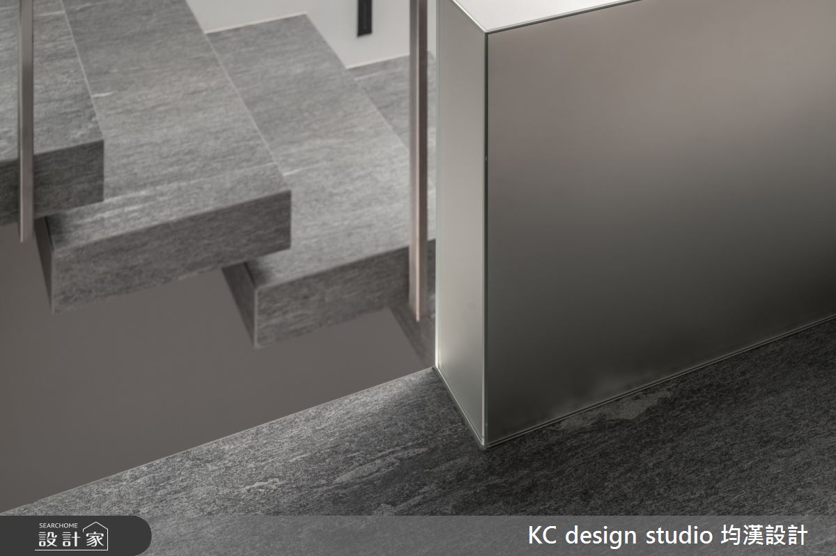 65坪中古屋(5~15年)＿現代風樓梯案例圖片＿KC design studio 均漢設計＿KC_55新店林宅之17