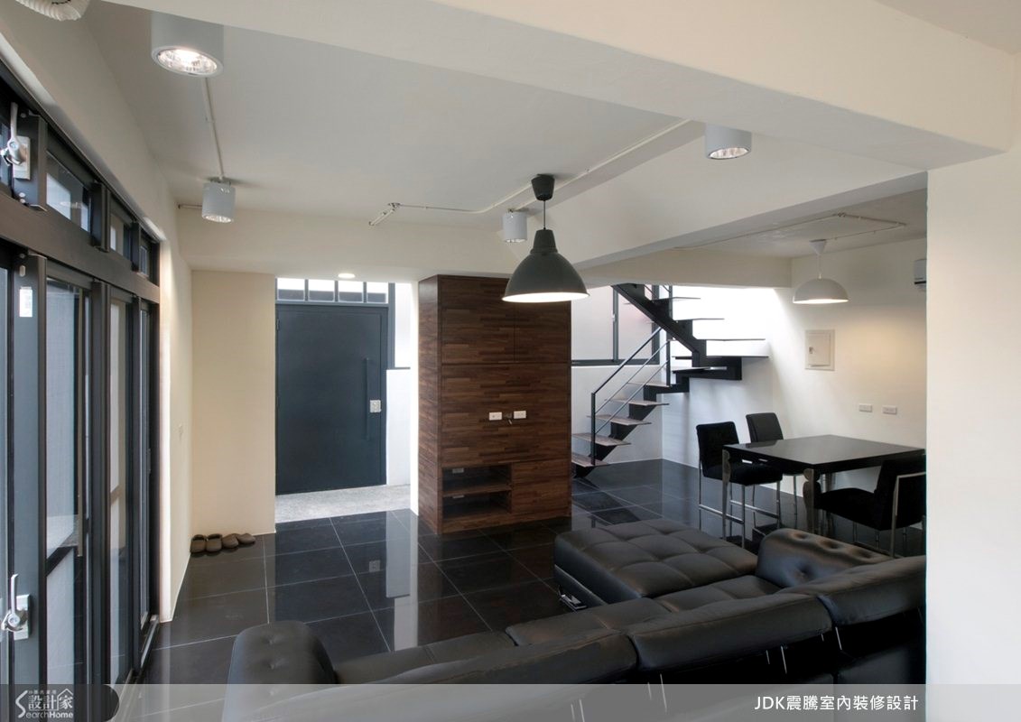 65坪中古屋(5~15年)＿現代風客廳案例圖片＿震騰室內裝修設計工程有限公司＿震騰_05之1