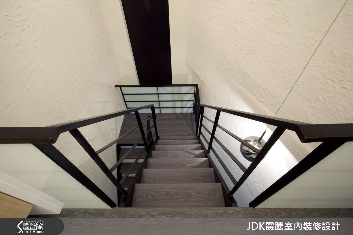 120坪老屋(16~30年)＿現代風樓梯案例圖片＿震騰室內裝修設計工程有限公司＿震騰_11之4