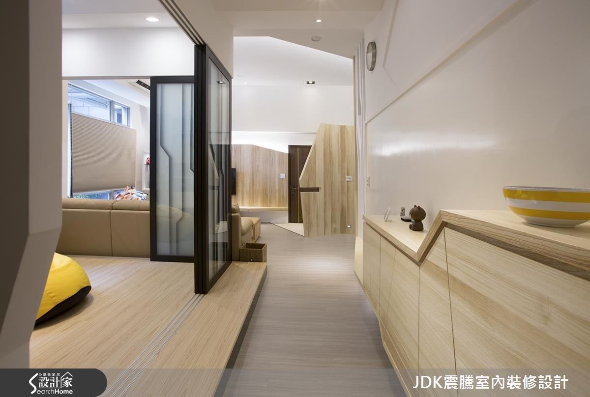 35坪中古屋(5~15年)＿現代風走廊案例圖片＿震騰室內裝修設計工程有限公司＿震騰_15之24