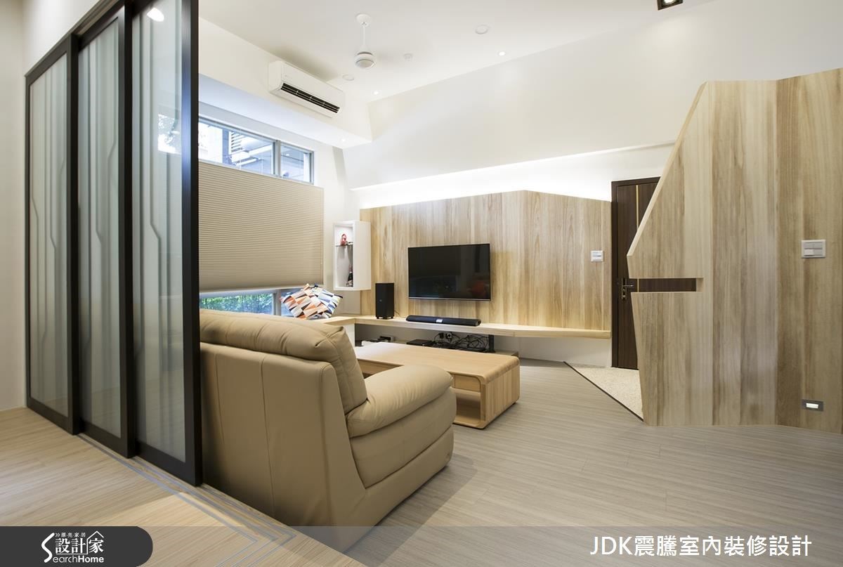 35坪中古屋(5~15年)＿現代風客廳案例圖片＿震騰室內裝修設計工程有限公司＿震騰_15之25
