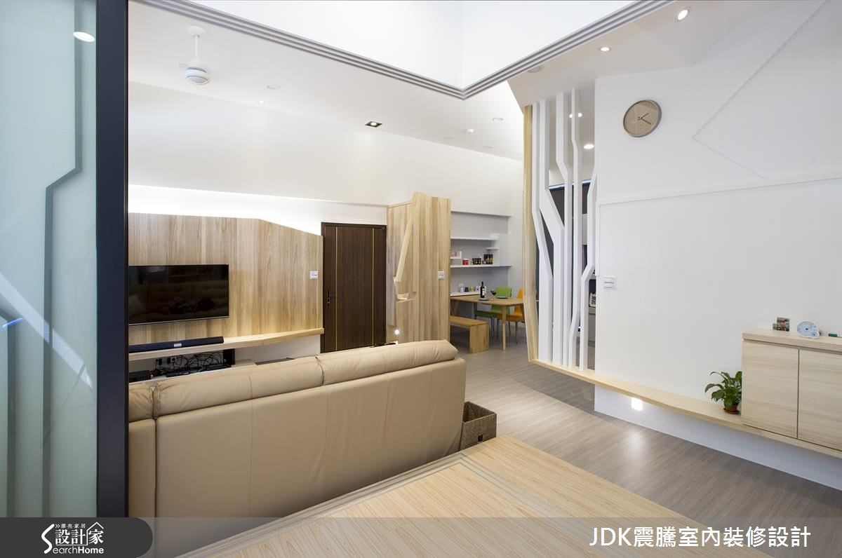 35坪中古屋(5~15年)＿現代風客廳案例圖片＿震騰室內裝修設計工程有限公司＿震騰_15之26