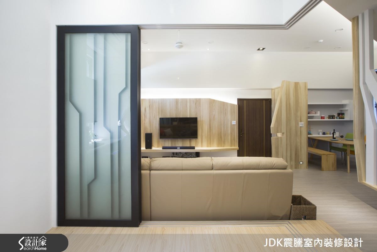 35坪中古屋(5~15年)＿現代風客廳案例圖片＿震騰室內裝修設計工程有限公司＿震騰_15之27