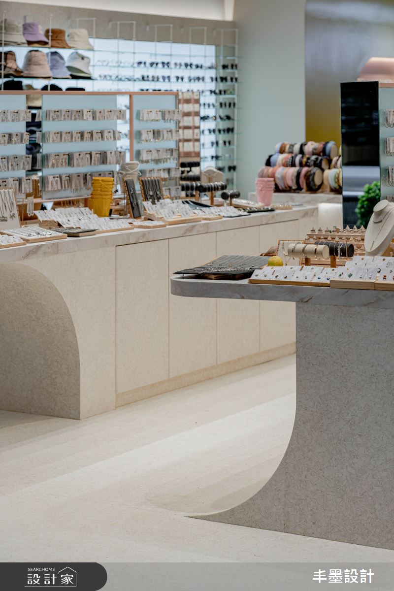 36坪老屋(16~30年)＿簡約風商業空間案例圖片＿丰墨設計＿丰墨_23KOREANA ACCESSORY 威秀門市之26