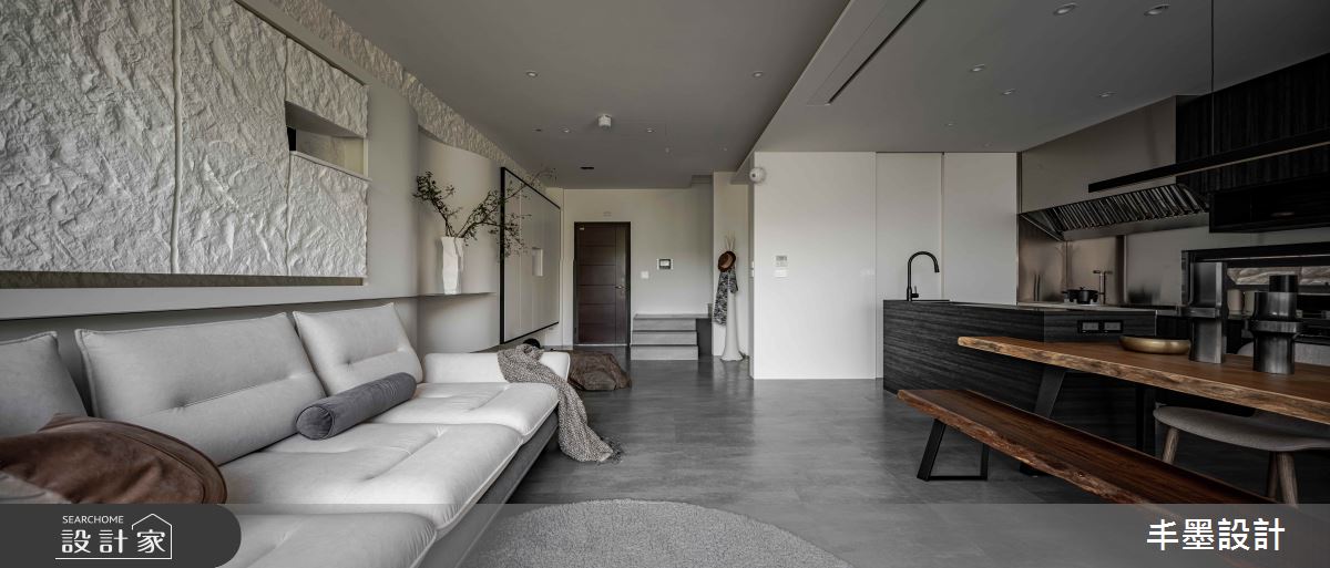 49坪新成屋(5年以下)＿現代風玄關客廳餐廳廚房中島案例圖片＿丰墨設計＿丰墨_24T House之8