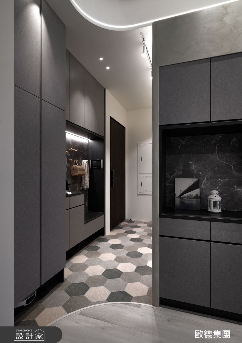 27坪新成屋(5年以下)＿現代簡約風玄關案例圖片＿台灣歐德傢俱股份有限公司＿歐德_204之3